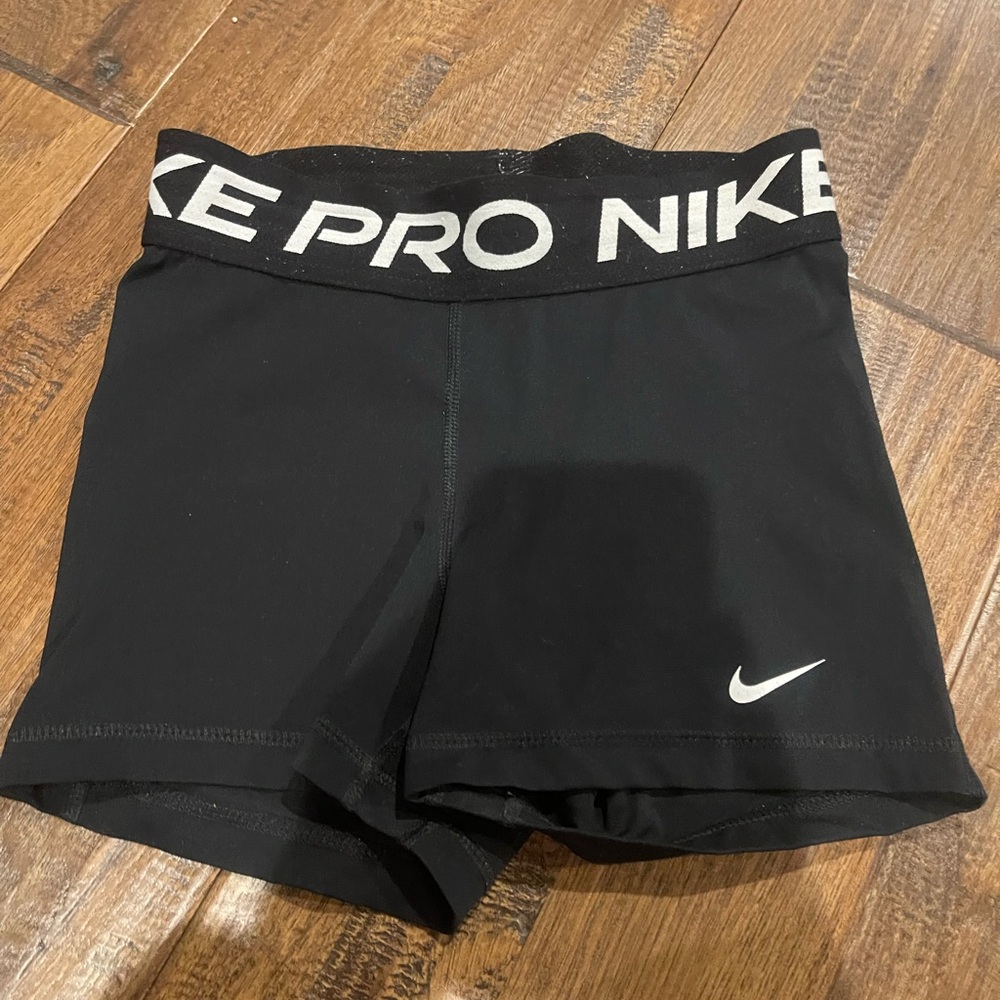 Black nike pros size xs